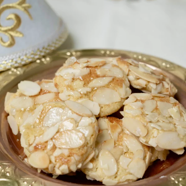 Almond cookie with Sliced Almonds